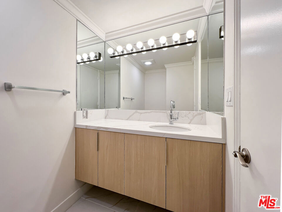 320 N Maple Drive - Photo 28