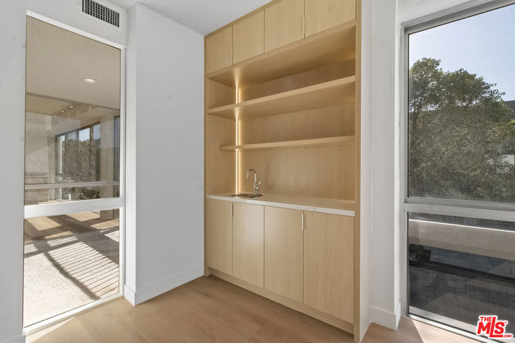 320 N Maple Drive - Photo 21