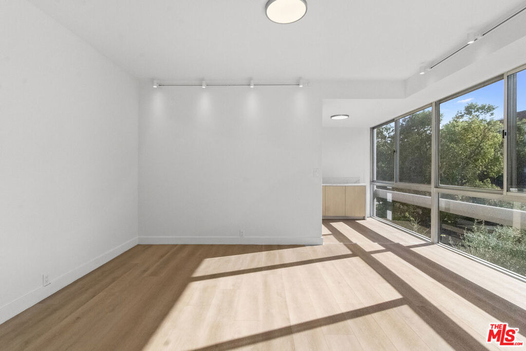 320 N Maple Drive - Photo 14