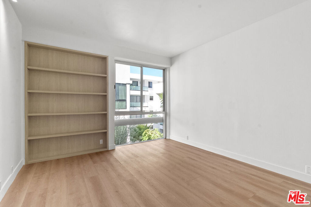 320 N Maple Drive - Photo 26