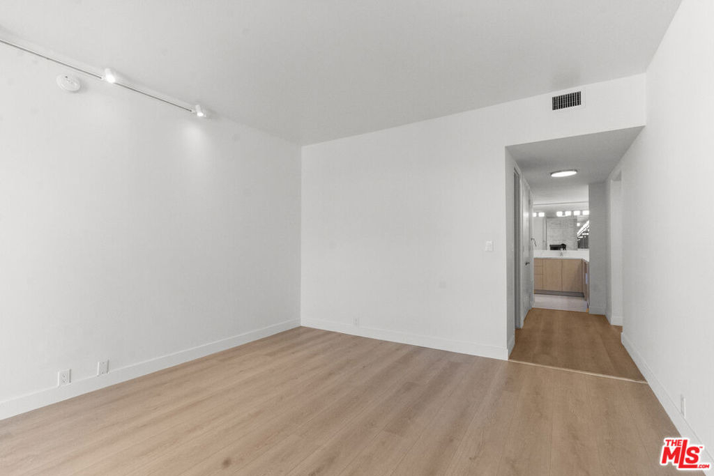 320 N Maple Drive - Photo 20