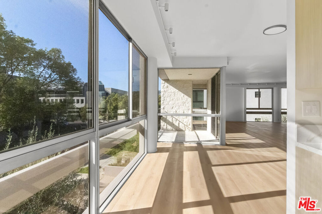 320 N Maple Drive - Photo 13