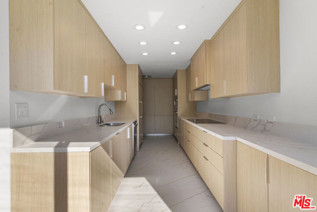320 N Maple Drive - Photo 9