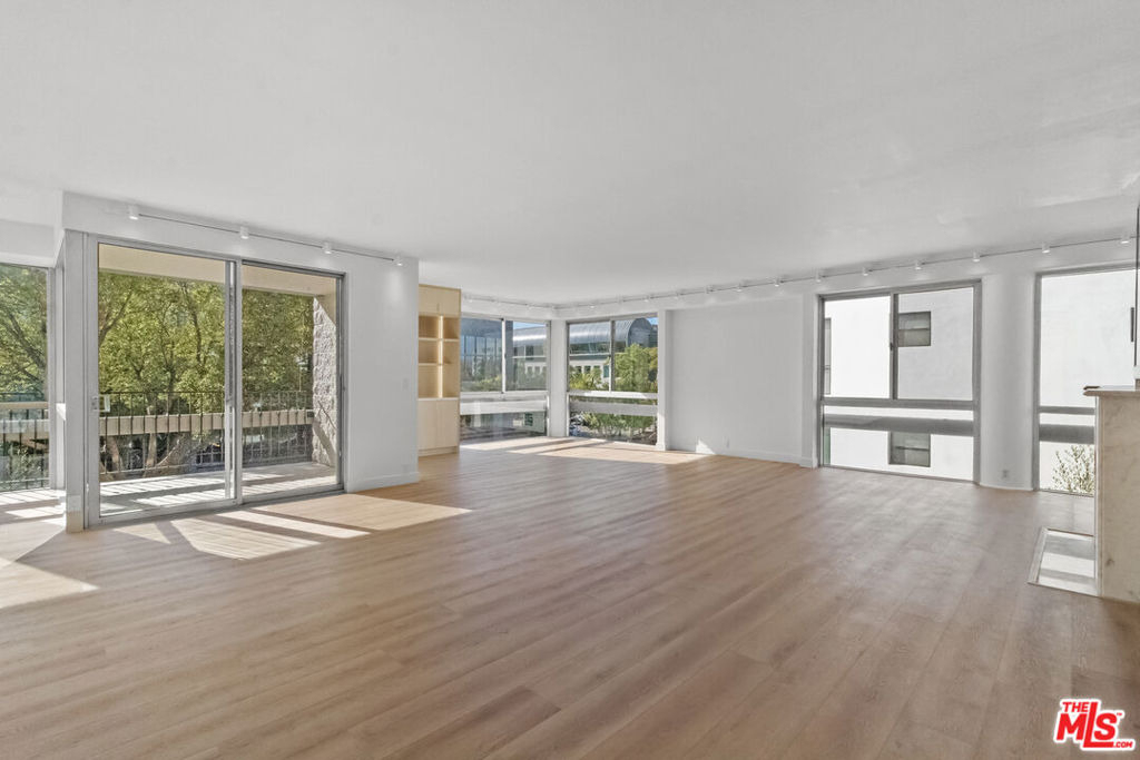 320 N Maple Drive - Photo 17