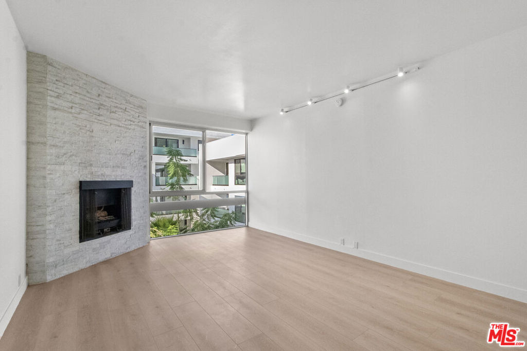 320 N Maple Drive - Photo 18