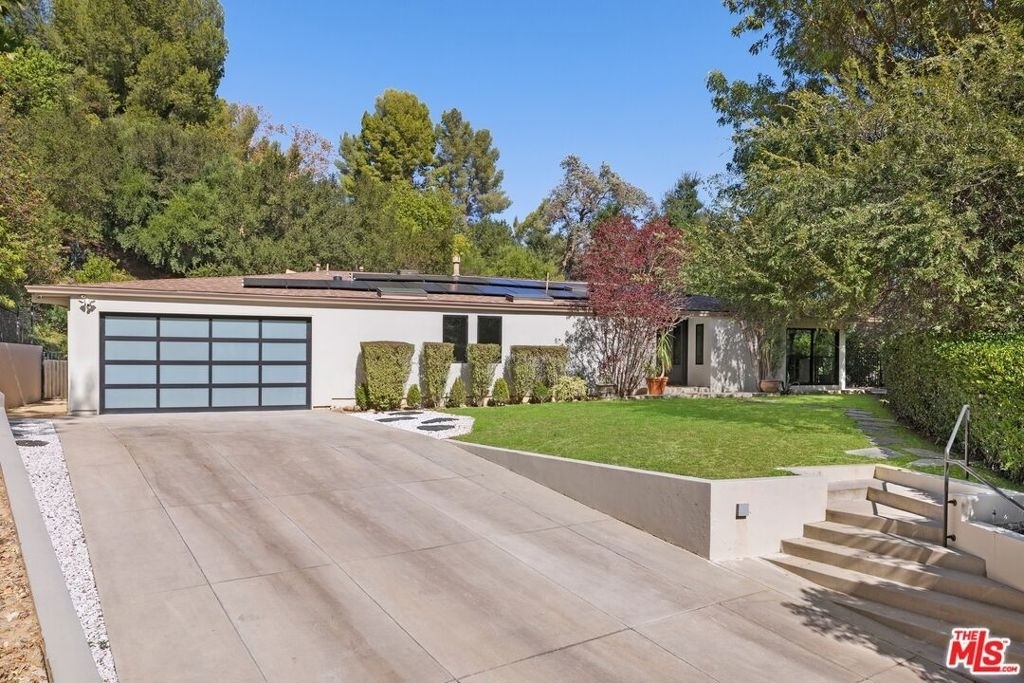 16957 Mooncrest Drive - Photo 3