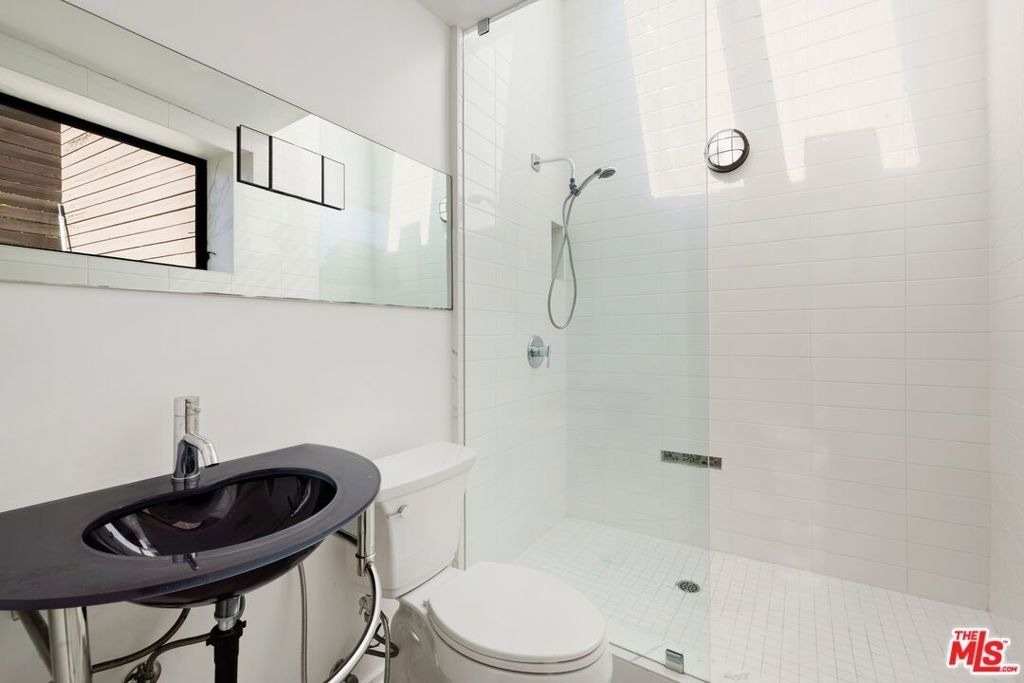 16957 Mooncrest Drive - Photo 31