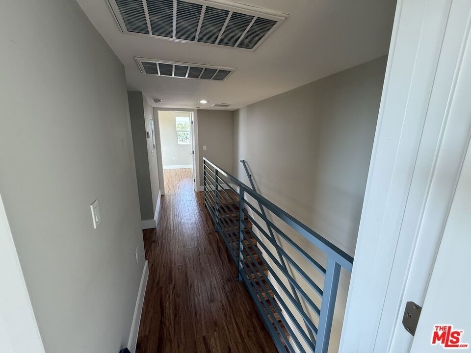 2303 1/2 Hauser Boulevard - Photo 11