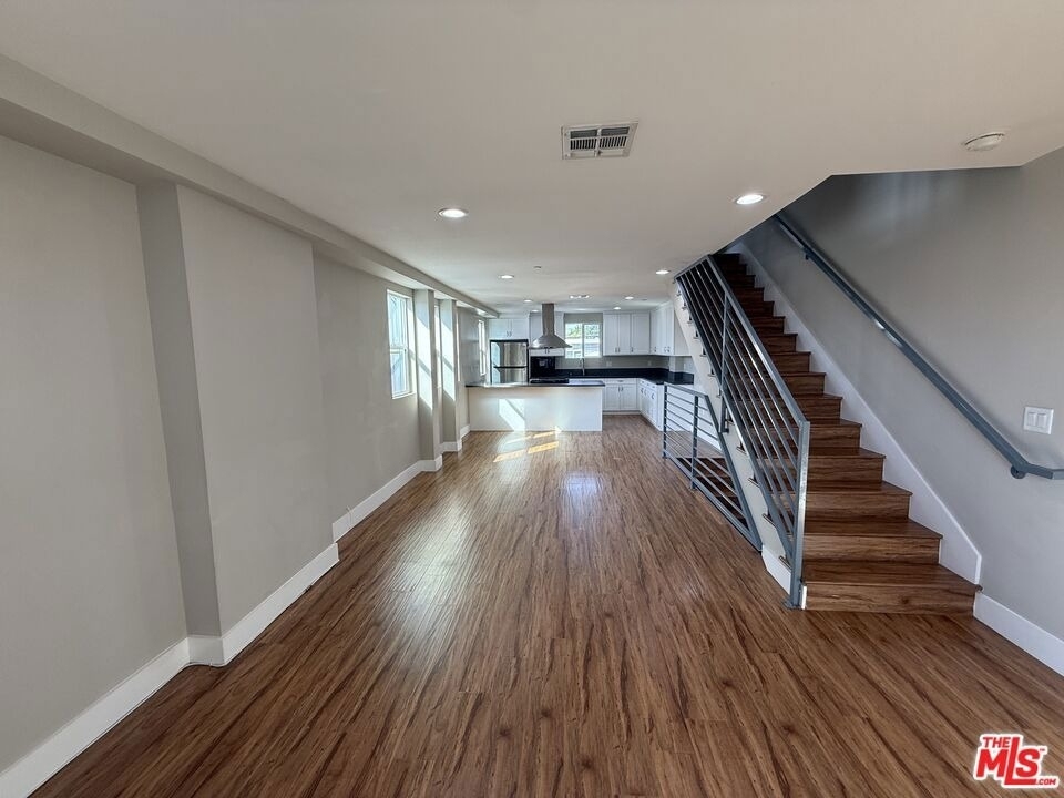 2303 1/2 Hauser Boulevard - Photo 7