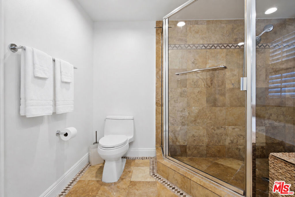 11908 Darlington Avenue - Photo 15