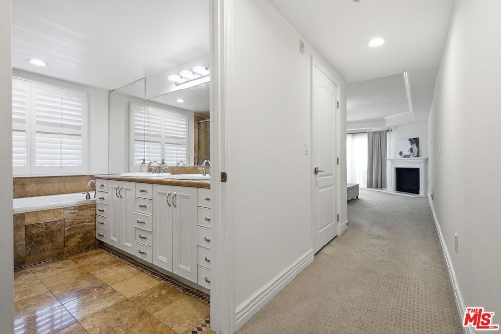 11908 Darlington Avenue - Photo 12