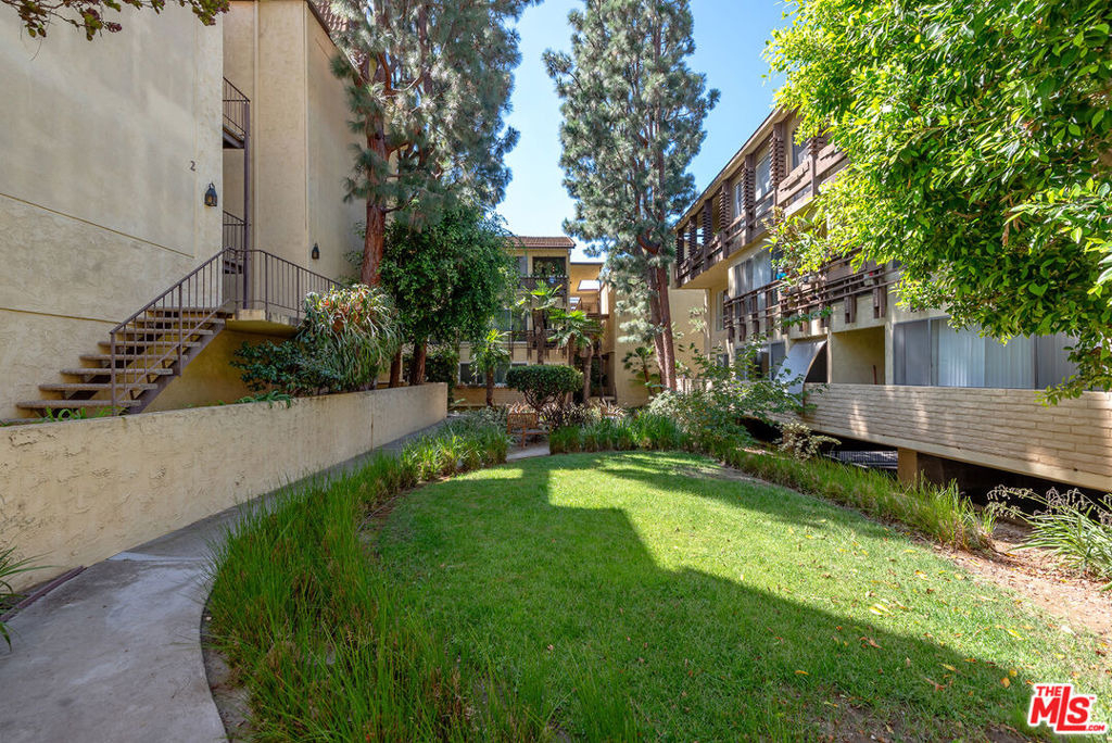 6250 Buckingham - Photo 26