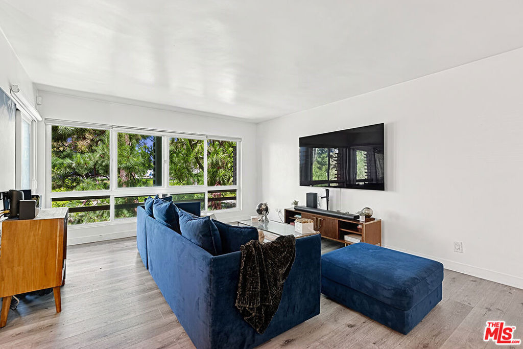 6250 Buckingham - Photo 1