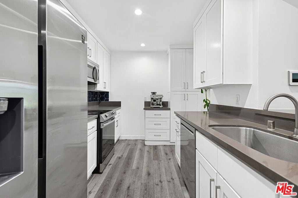6250 Buckingham - Photo 6