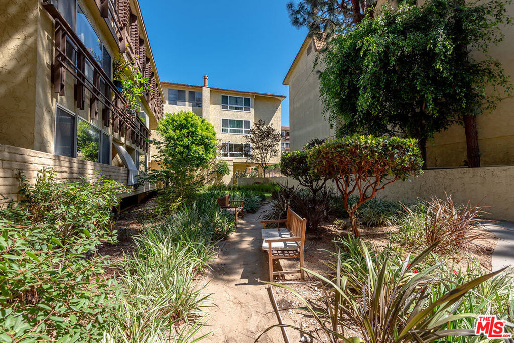 6250 Buckingham - Photo 21