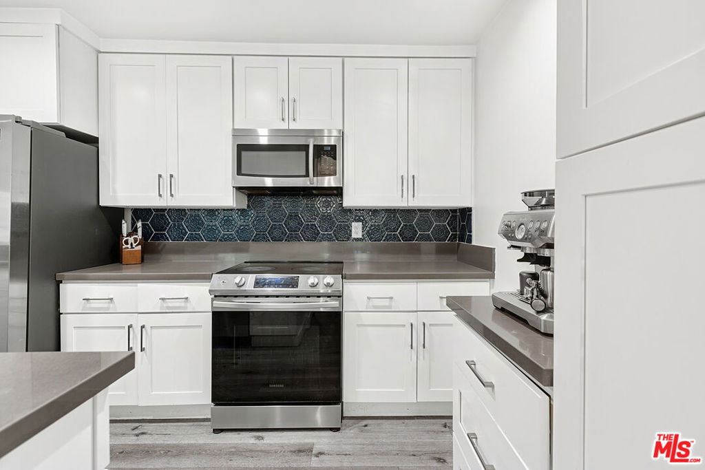6250 Buckingham - Photo 7