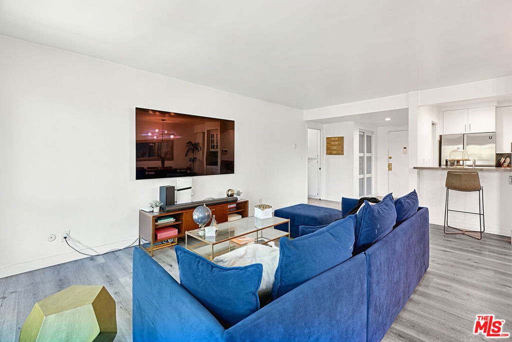 6250 Buckingham - Photo 2