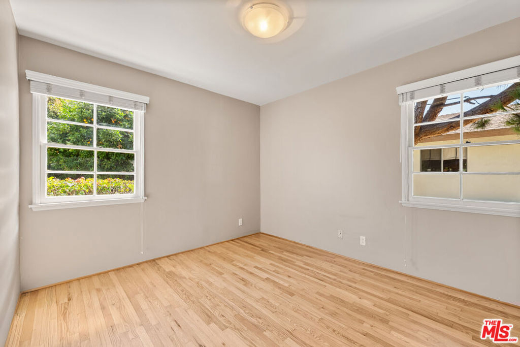 6542 W 80th Place - Photo 11
