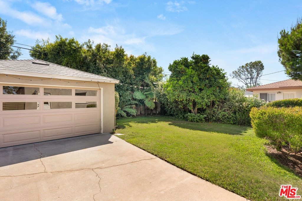 6542 W 80th Place - Photo 16