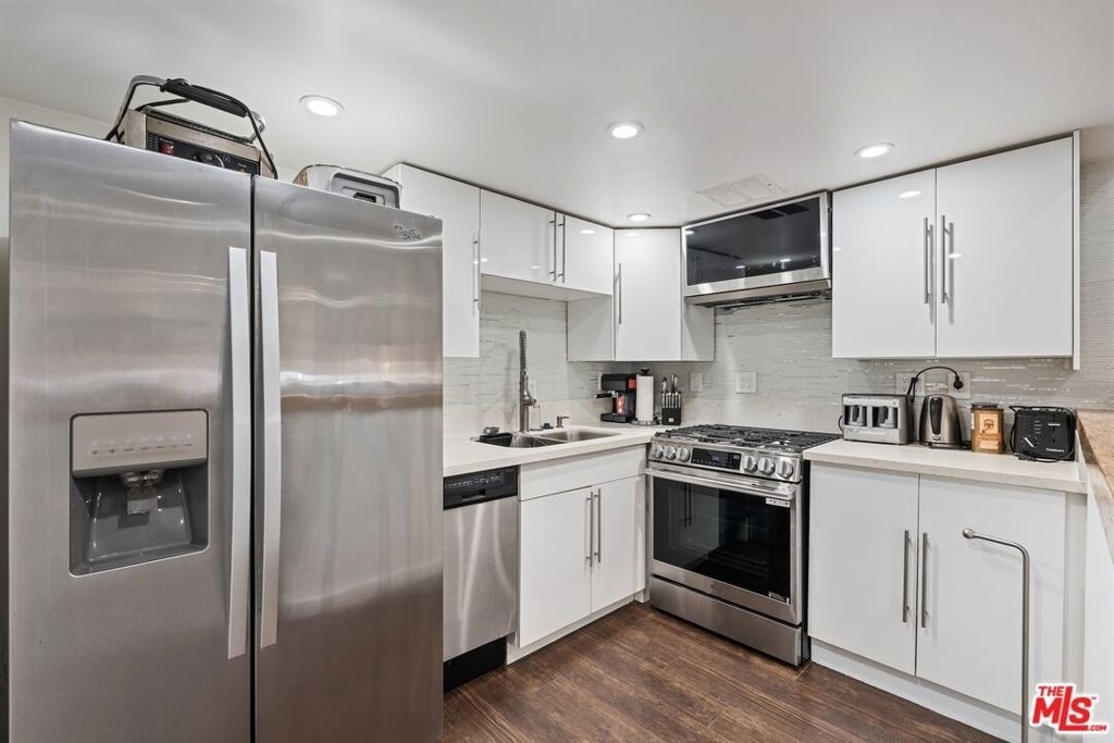 6438 W 87th Place - Photo 4