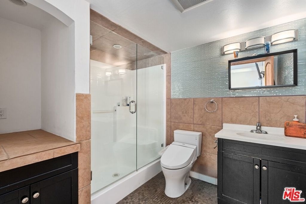 6438 W 87th Place - Photo 6