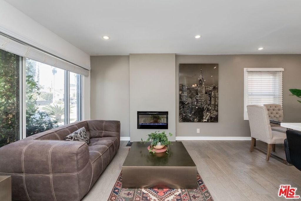 6440 W 87th Place - Photo 3
