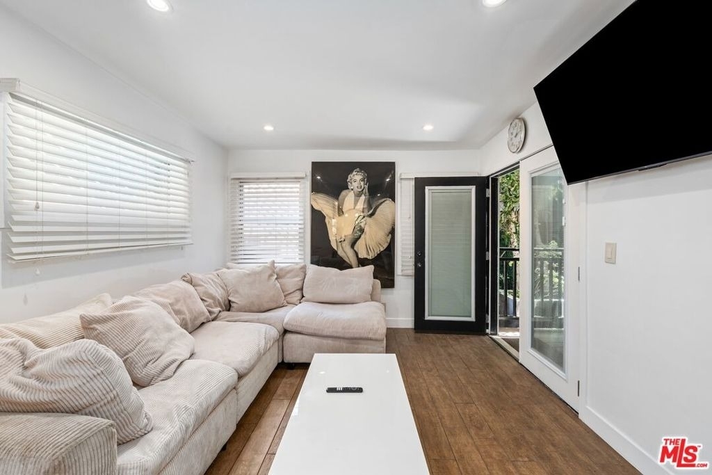 6440 W 87th Place - Photo 11