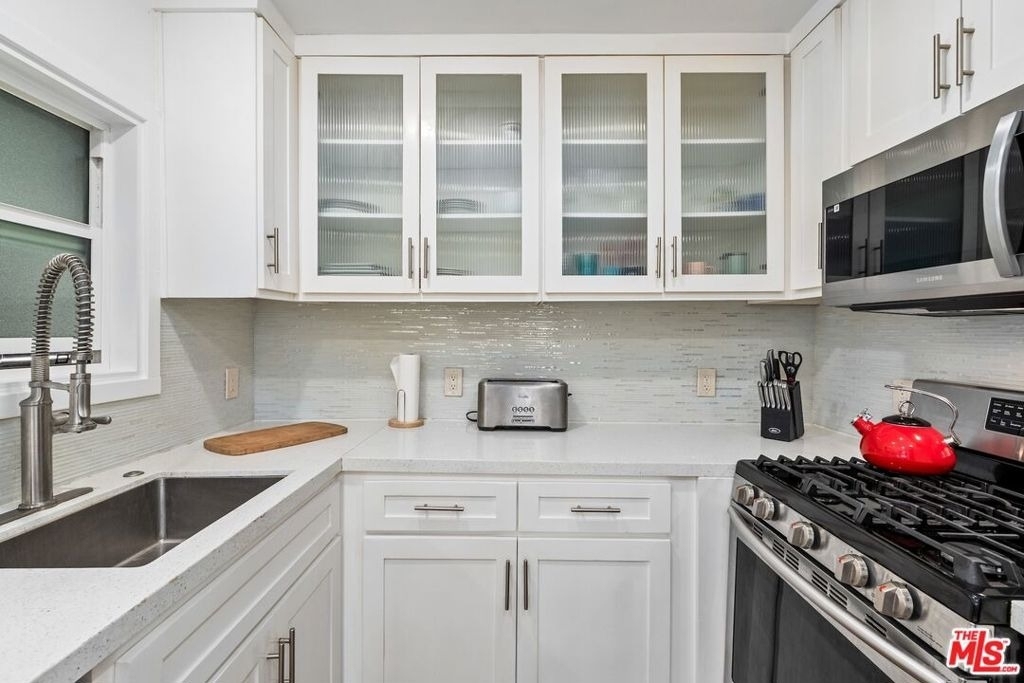 6440 W 87th Place - Photo 7