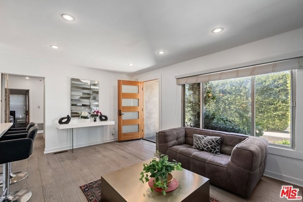 6440 W 87th Place - Photo 4
