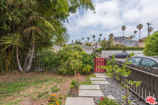 2417 Bryan Avenue - Photo 15