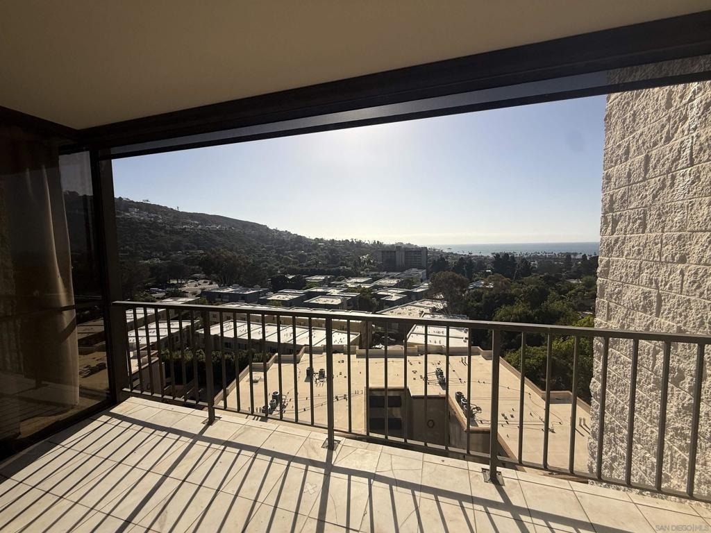 2500 Torrey Pines Rd - Photo 0