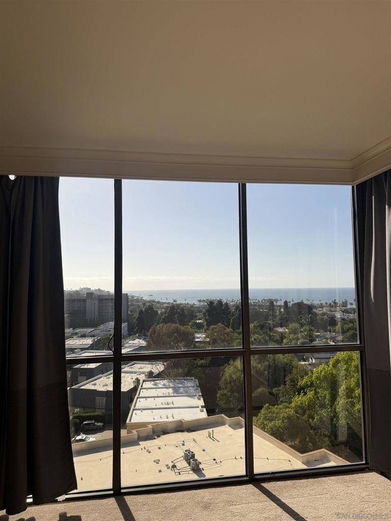 2500 Torrey Pines Rd - Photo 4