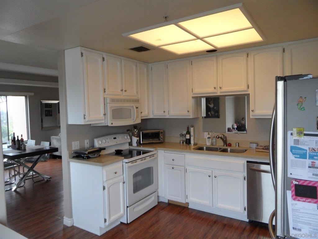 3060 6th Avenue - Photo 9