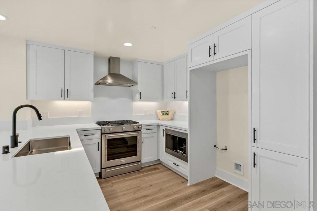 1103 Catania Ct - Photo 3