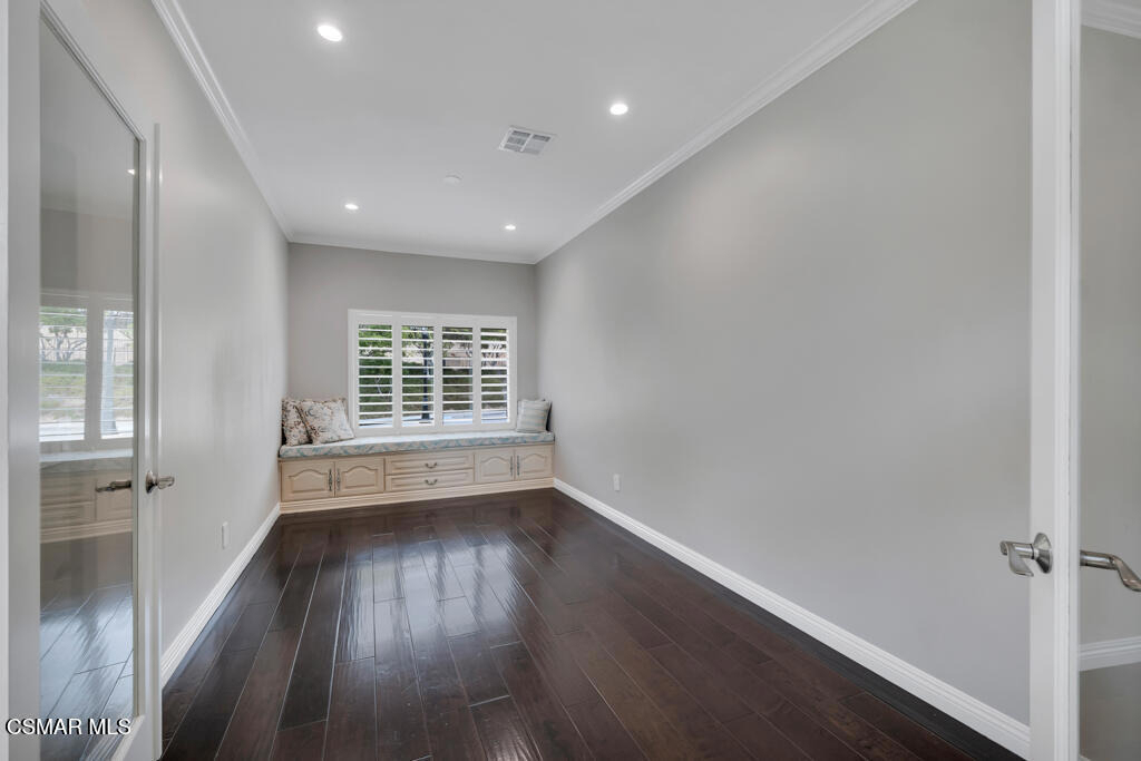 6320 Ballantine Place - Photo 10