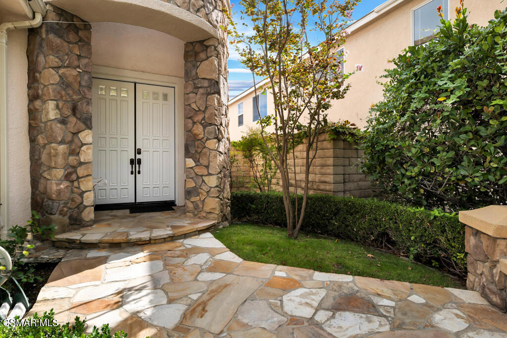 6320 Ballantine Place - Photo 2