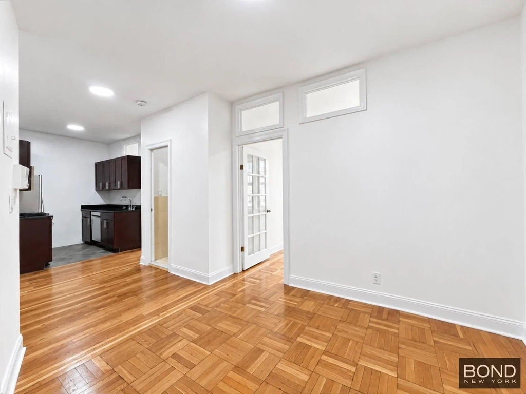 West 11th Street - Photo 3