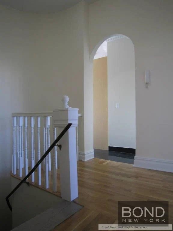 Second Avenue - Photo 1