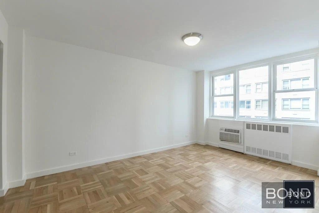 East 79th Street - Photo 5