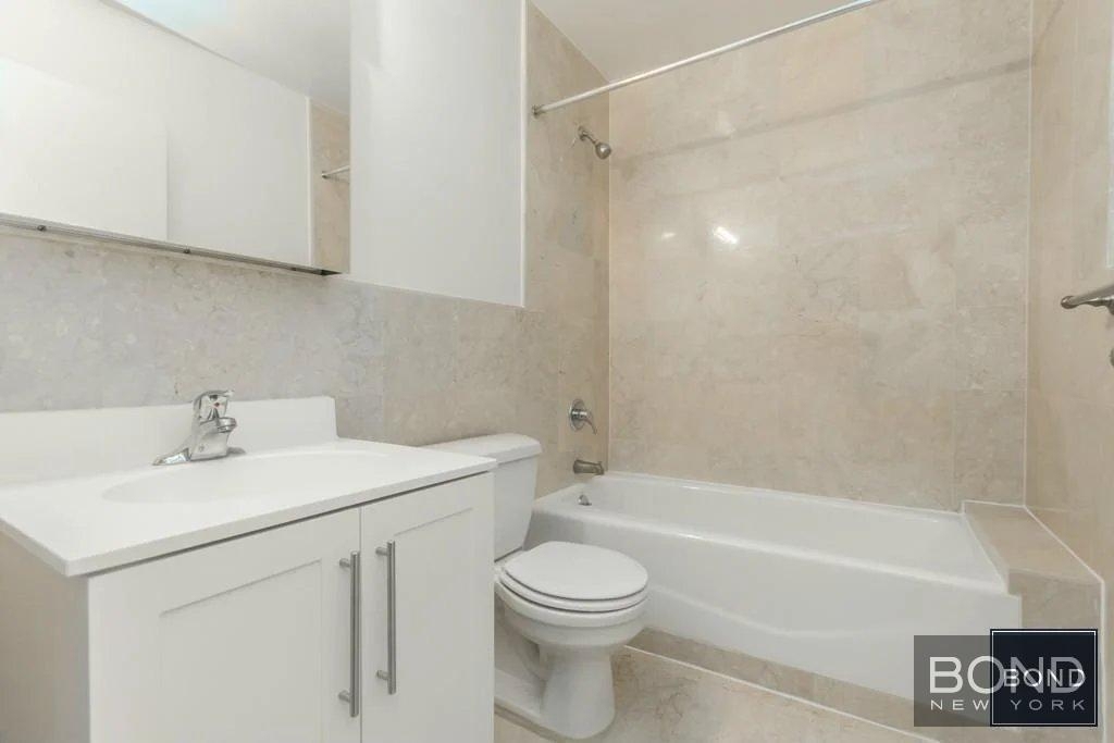 East 79th Street - Photo 13
