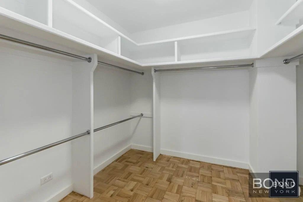 East 79th Street - Photo 12