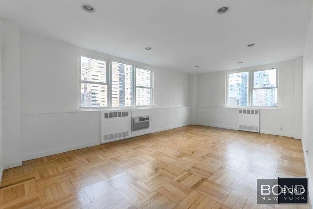 East 79th Street - Photo 0