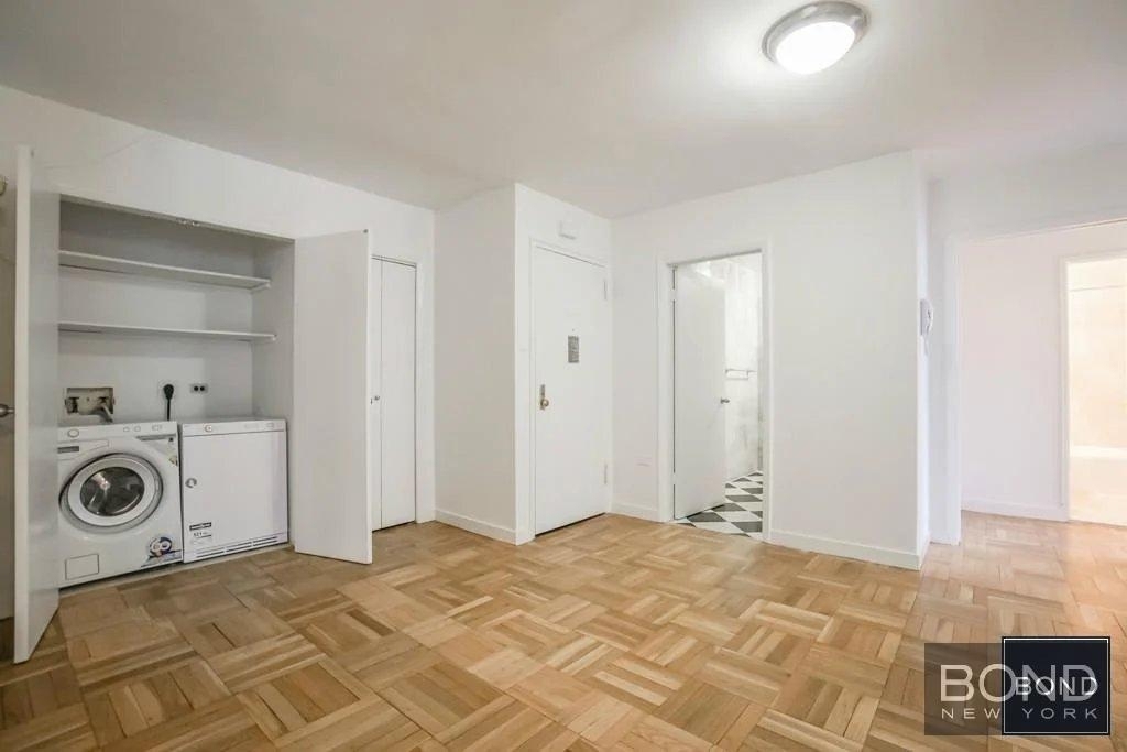 East 79th Street - Photo 8