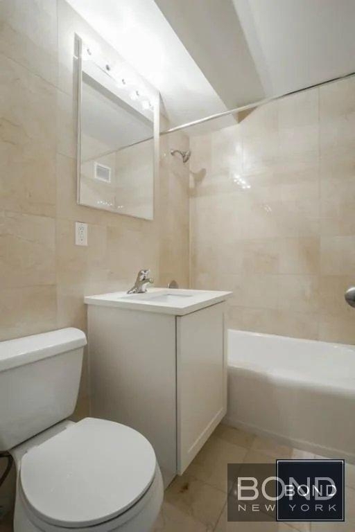 East 79th Street - Photo 14