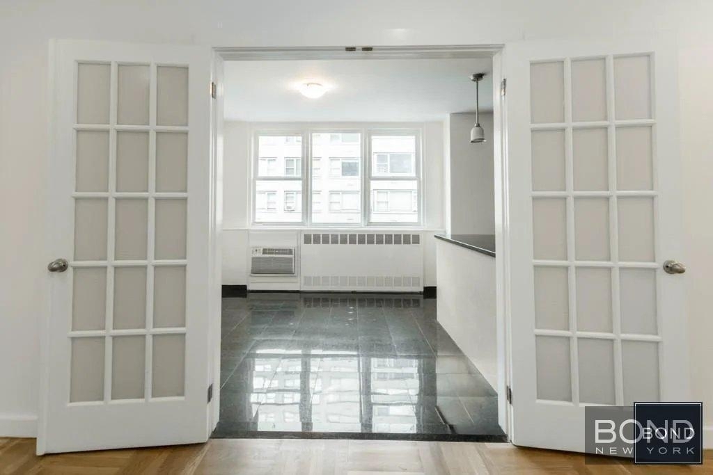 East 79th Street - Photo 6