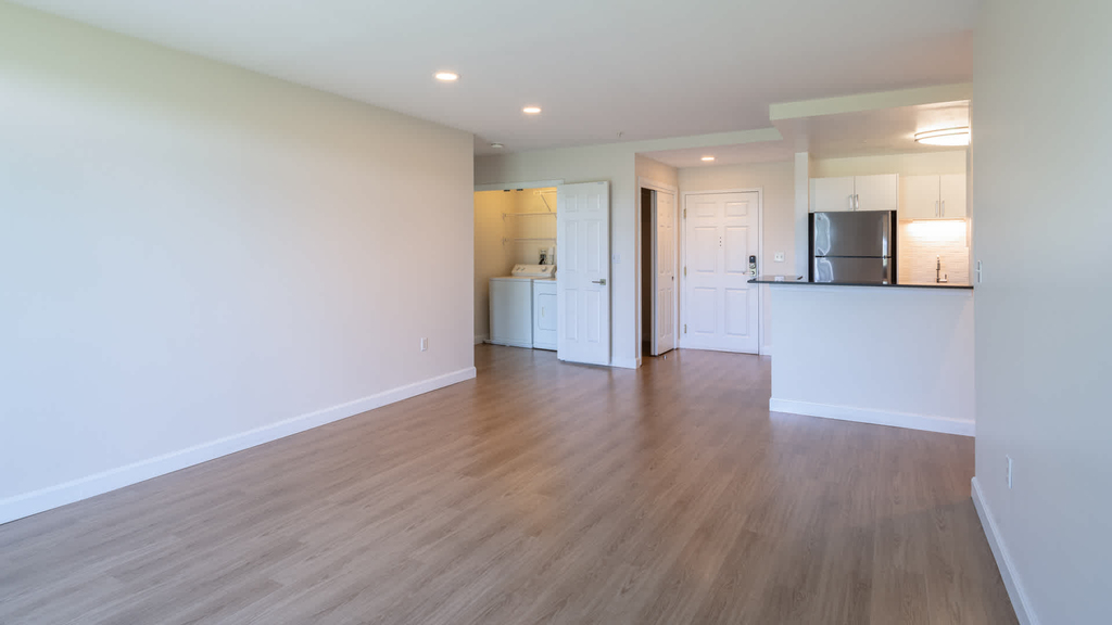 237 Moody St. - Photo 6