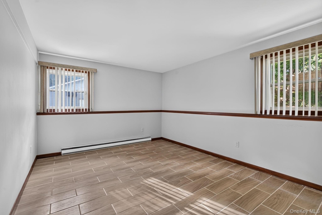 155 Stoneleigh Avenue - Photo 3