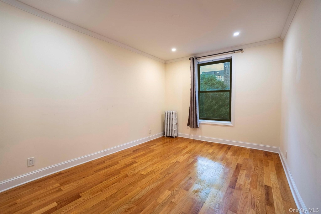83-52 Talbot Street - Photo 8