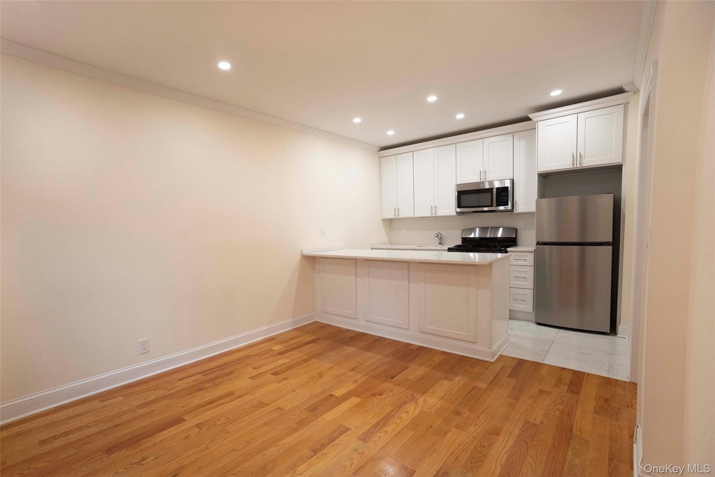 83-52 Talbot Street - Photo 4