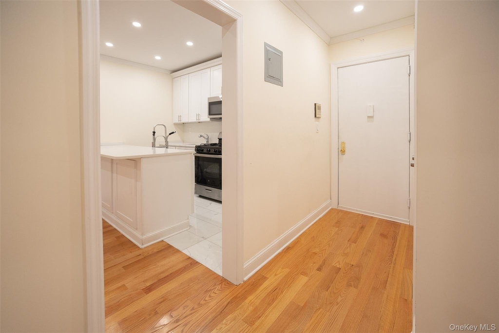 83-52 Talbot Street - Photo 2
